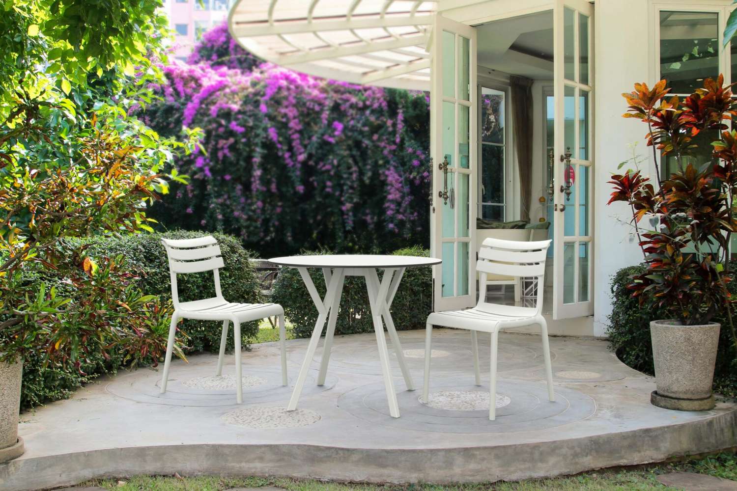 1065_FL-118-13672_FL-118-14744_max_90_round_table_ls-1.jpg